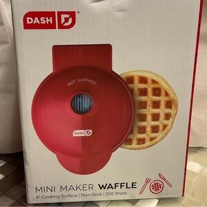 Dash Mini Waffle Maker - Red